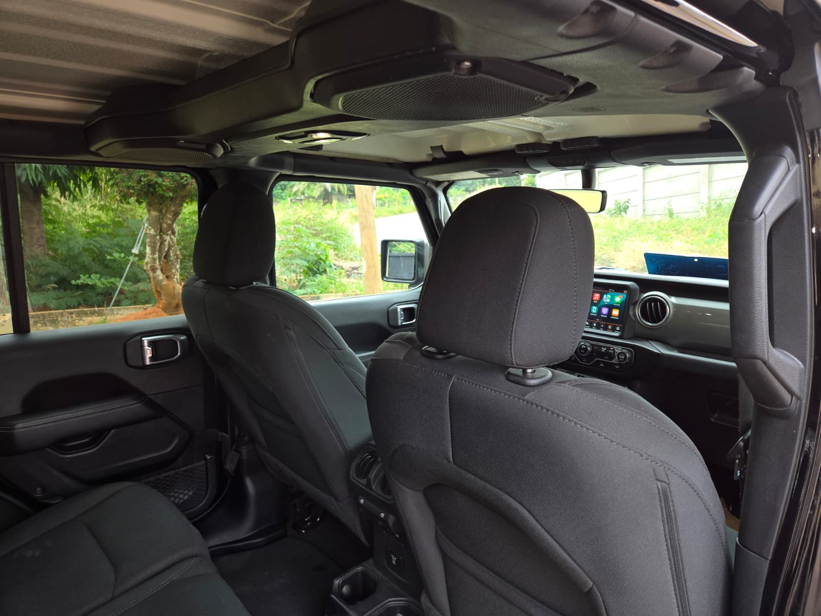 
								2023 Jeep Wrangler Unlimited Sahara full									