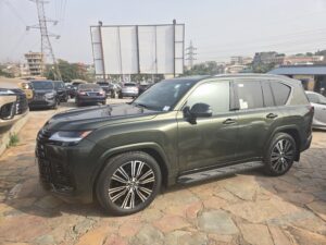 Lexus LX 600 – Green Exterior