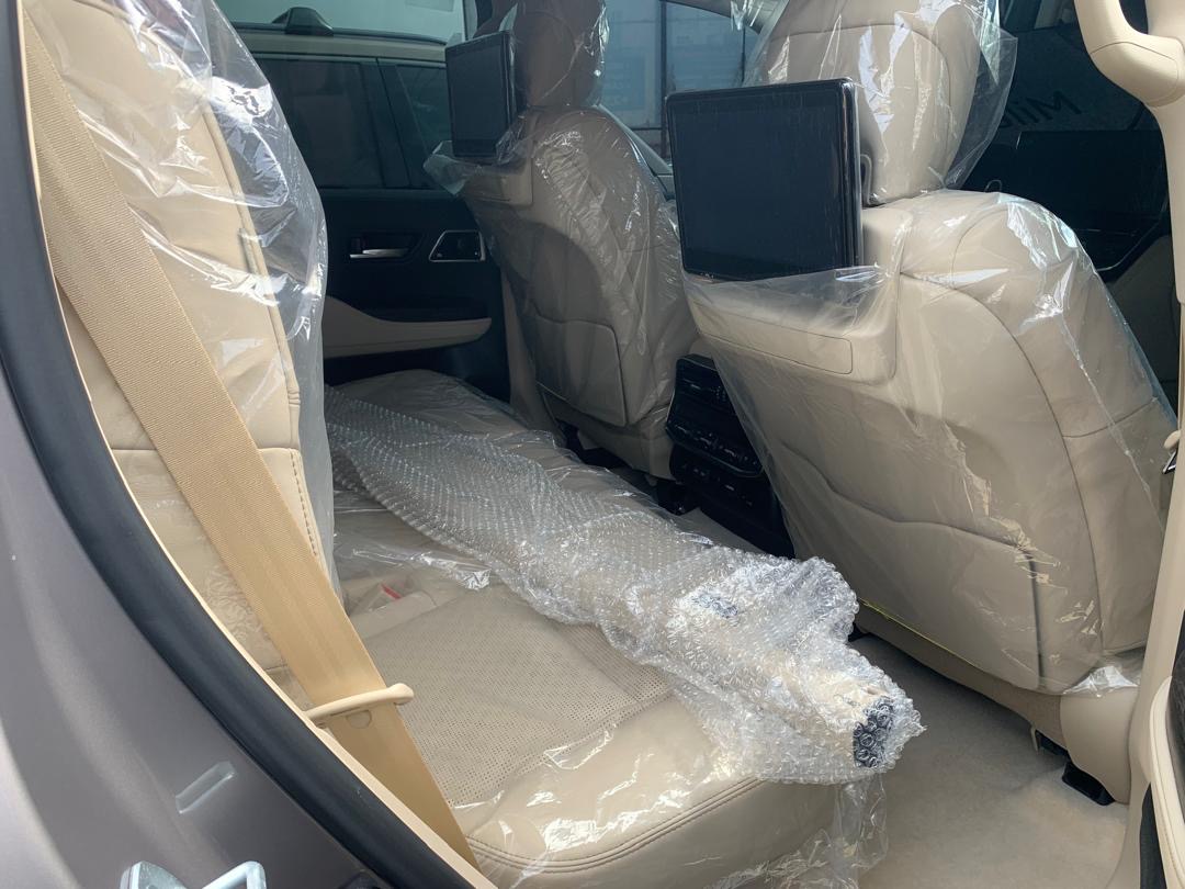 
								2025 Toyota Land Cruiser full									