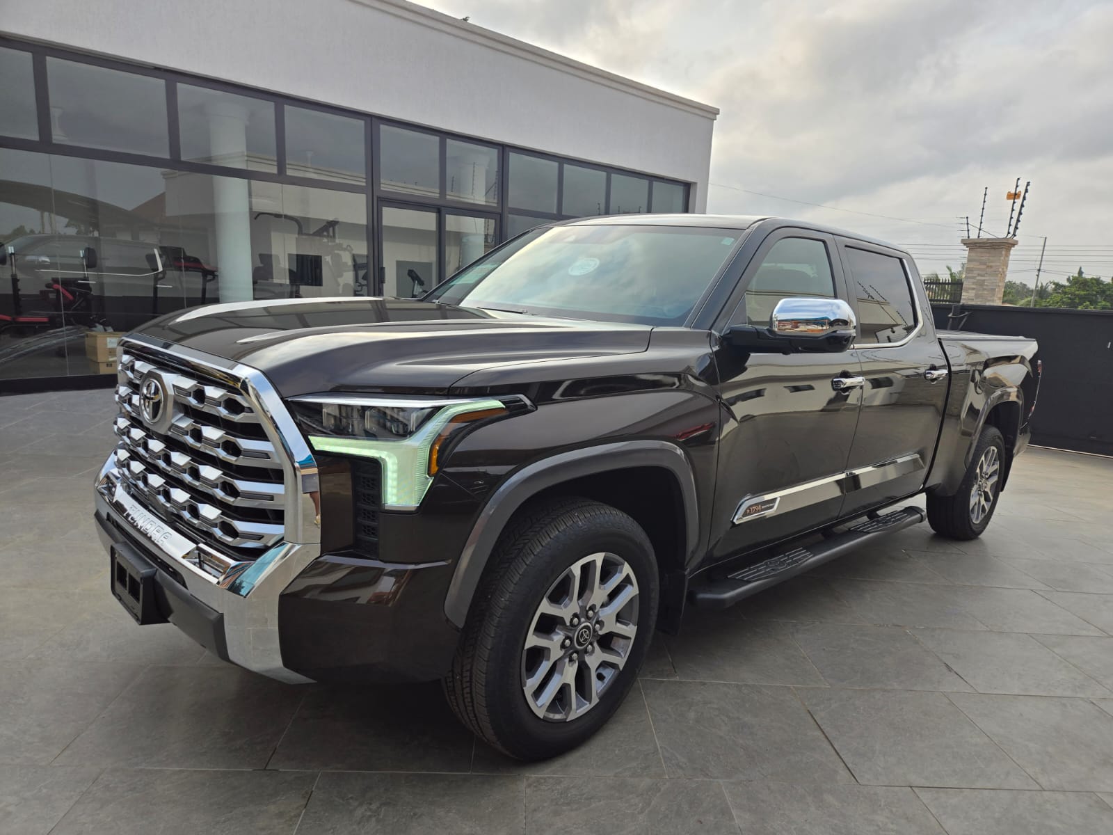 
								2024 Toyota Tundra full									