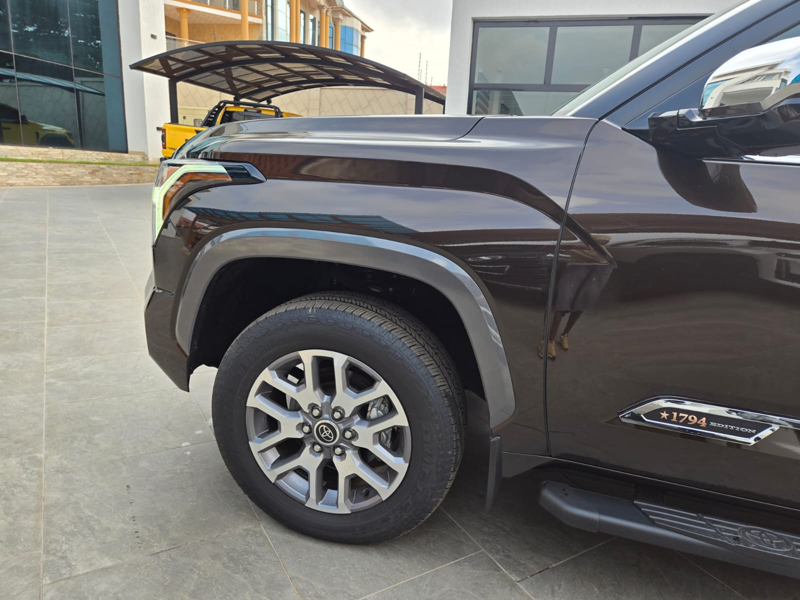 
								2024 Toyota Tundra full									