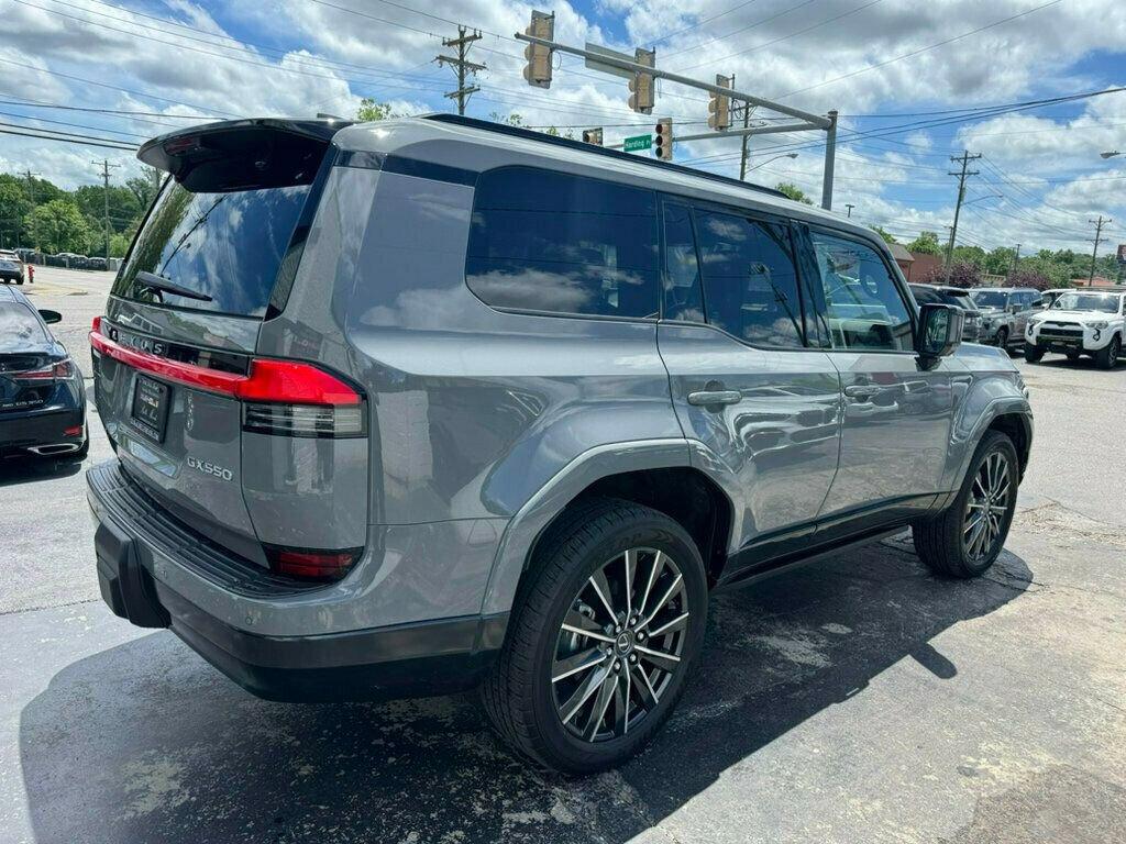 
								Lexus GX 550 Luxury SUV full									