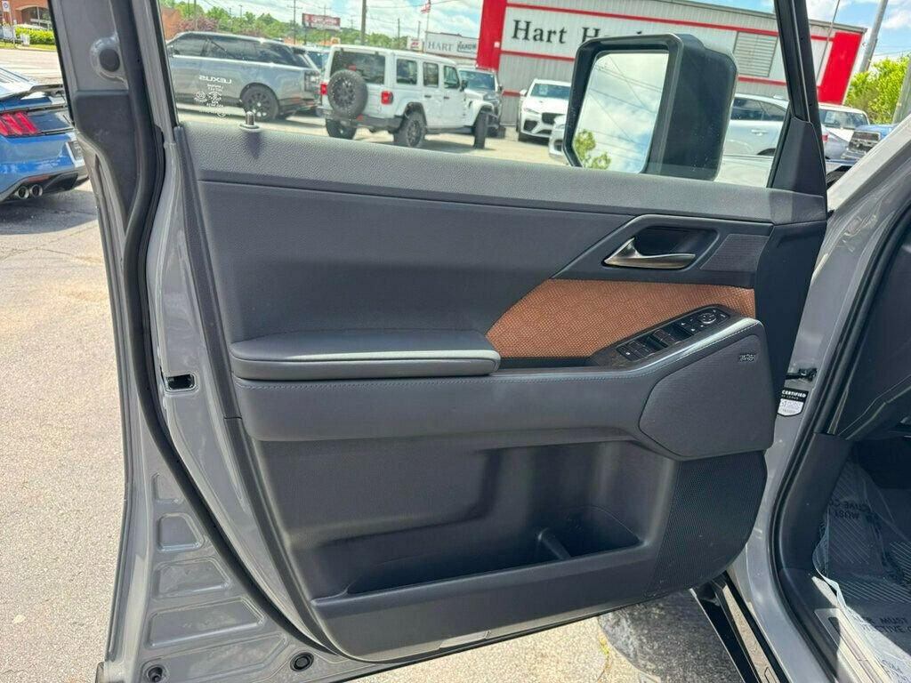 
								Lexus GX 550 Luxury SUV full									