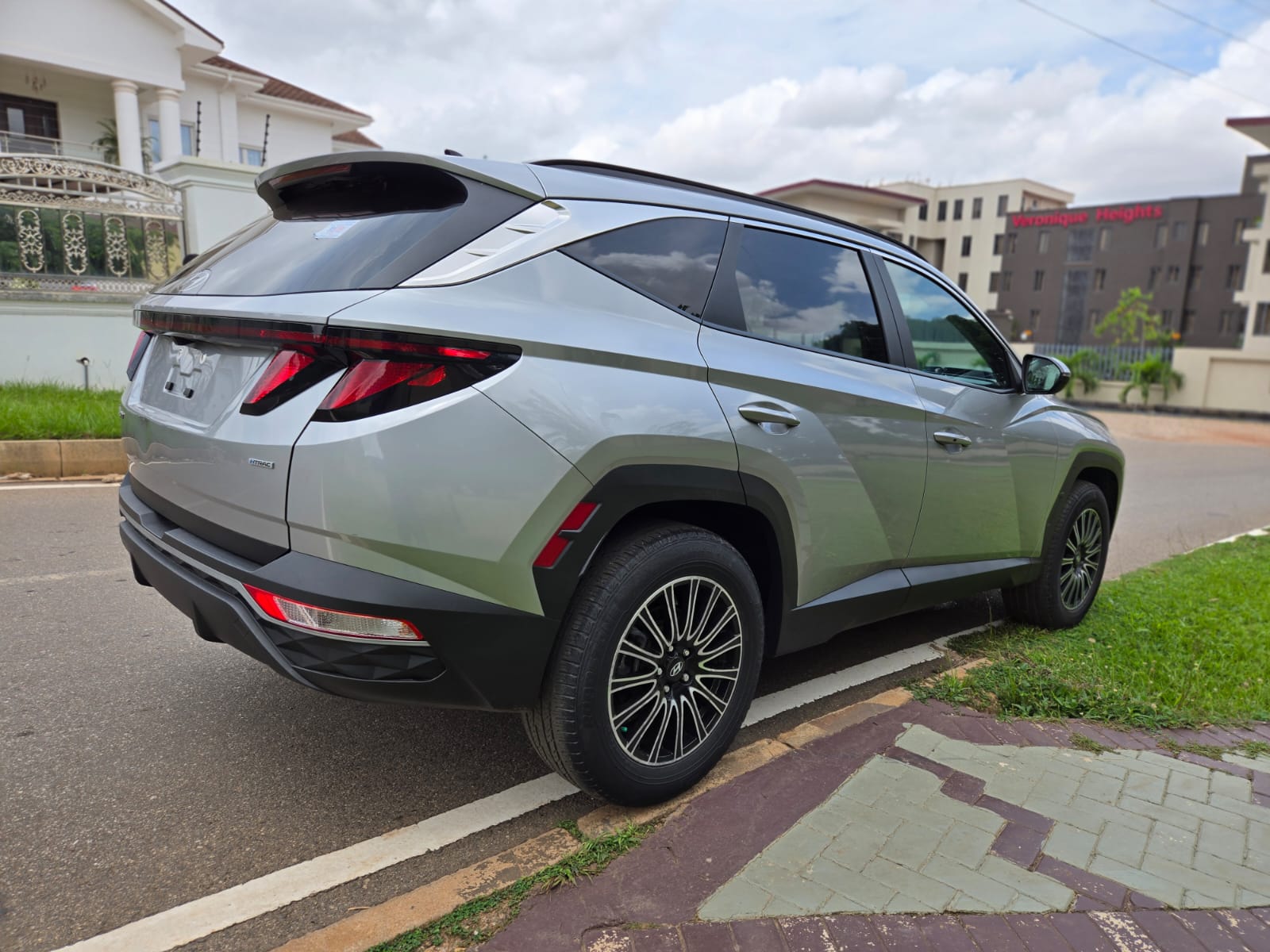 
								*2022 Hyundai Tucson Essential AWD* full									