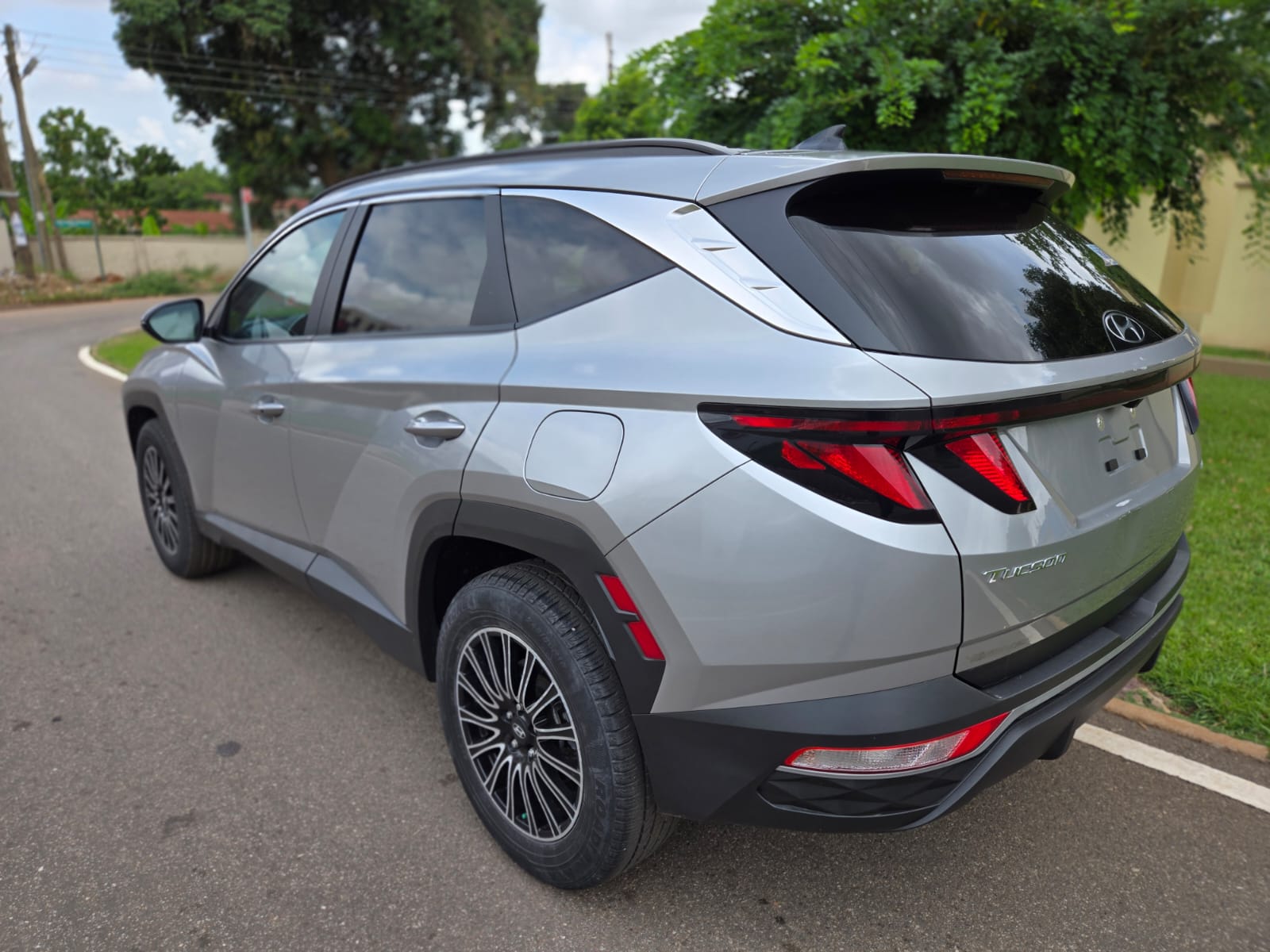 
								*2022 Hyundai Tucson Essential AWD* full									