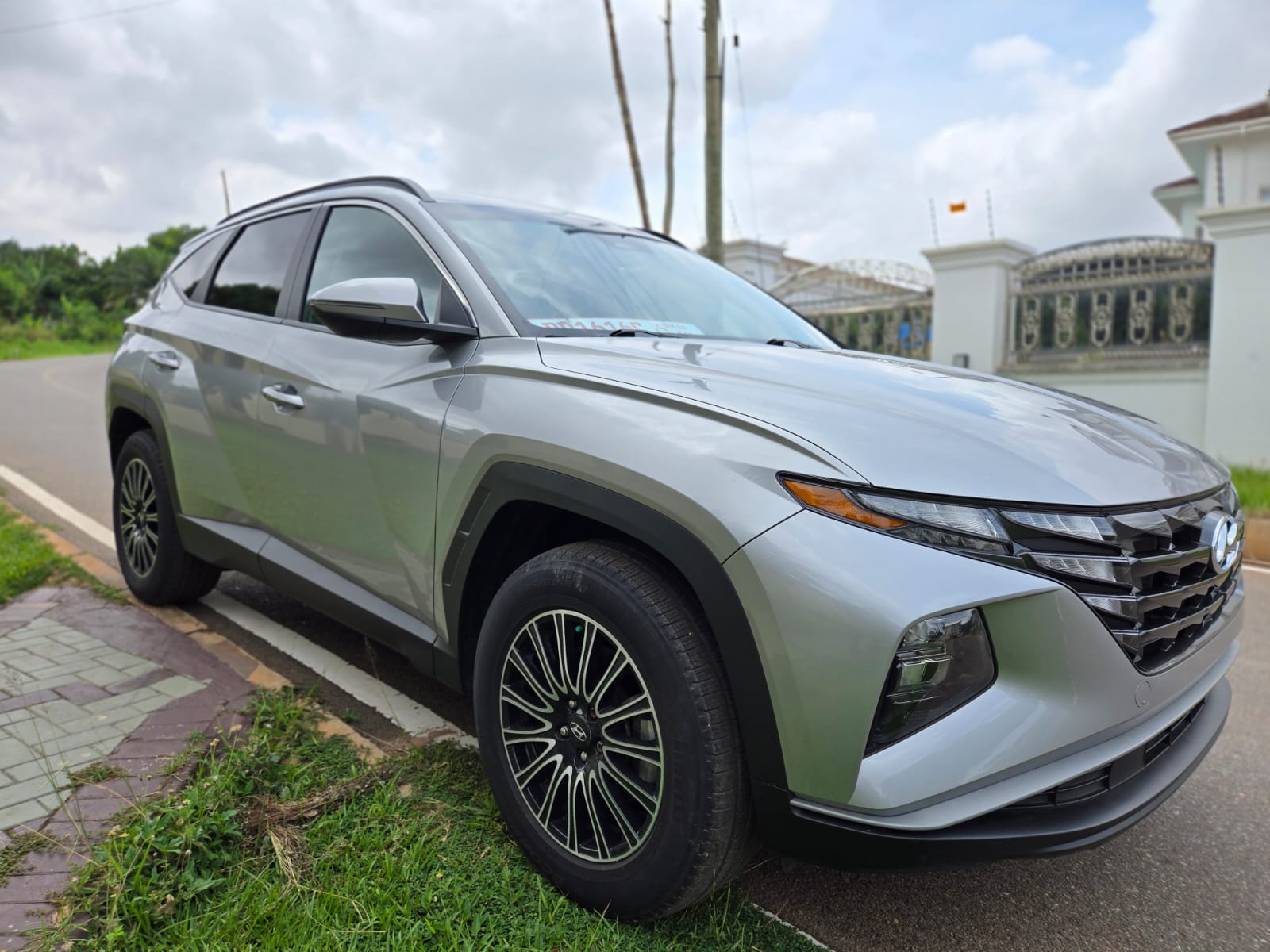 
								*2022 Hyundai Tucson Essential AWD* full									