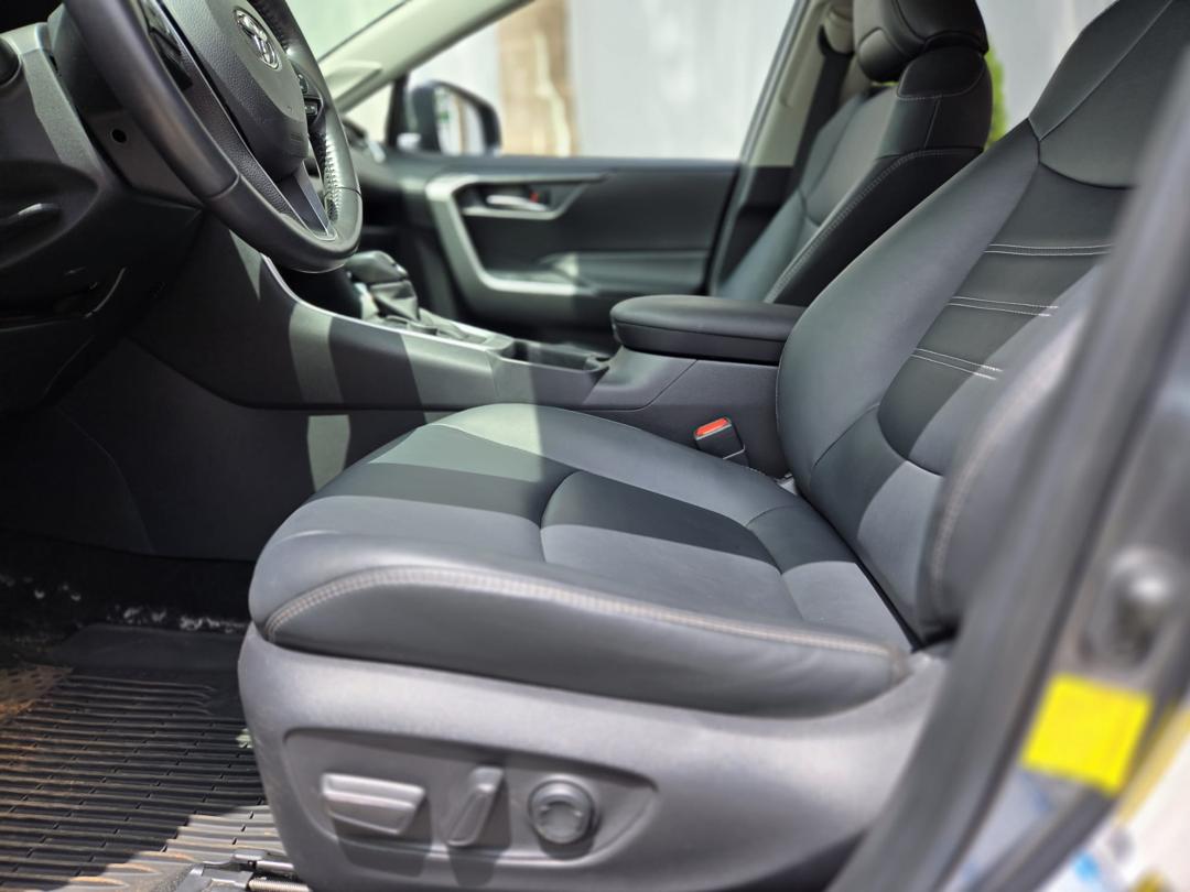 
								2022 Rav4 XLE Hybrid full									