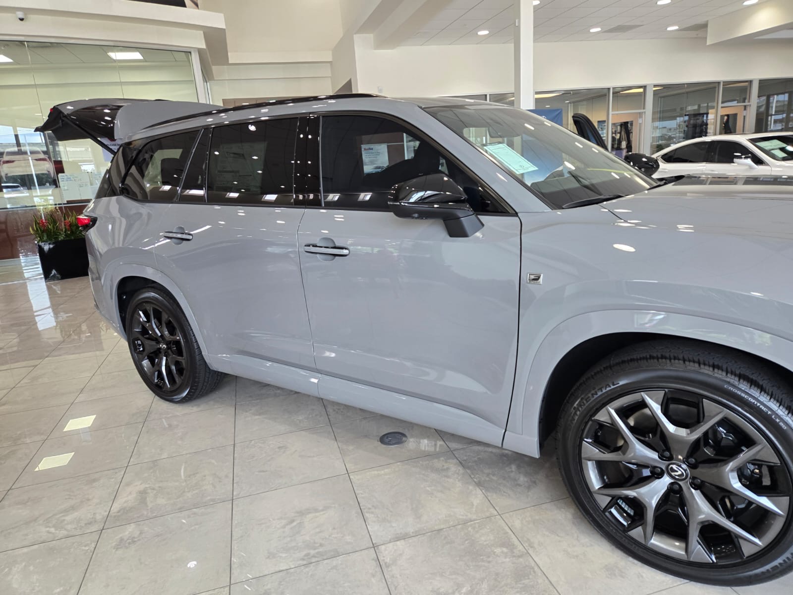 
								2025 Lexus TX – Gray full									