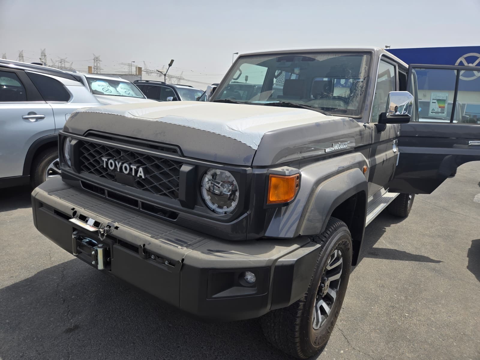 
								2025 Toyota Land Cruiser 70 Series full									