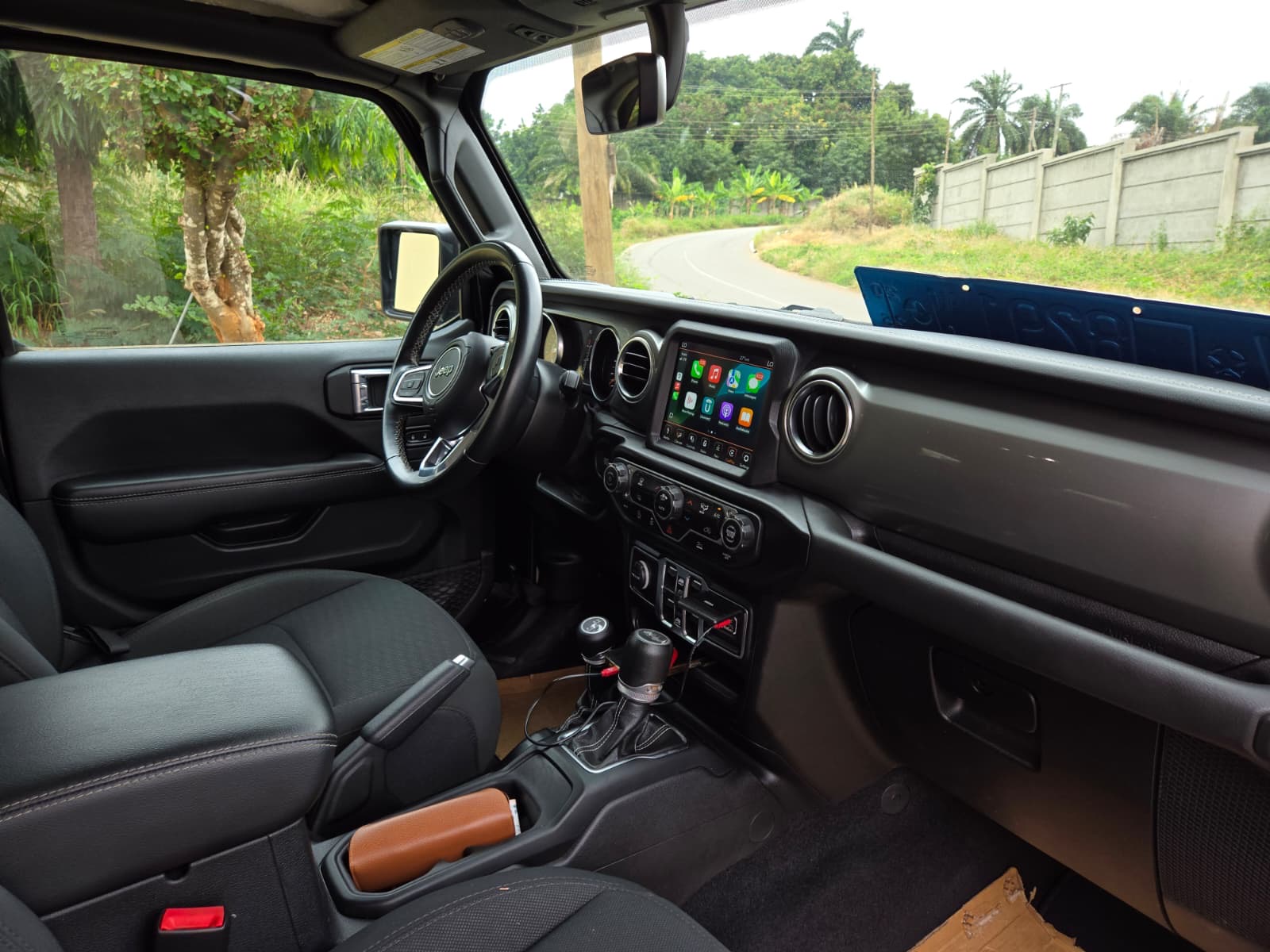 
								2023 Jeep Wrangler Unlimited Sahara full									