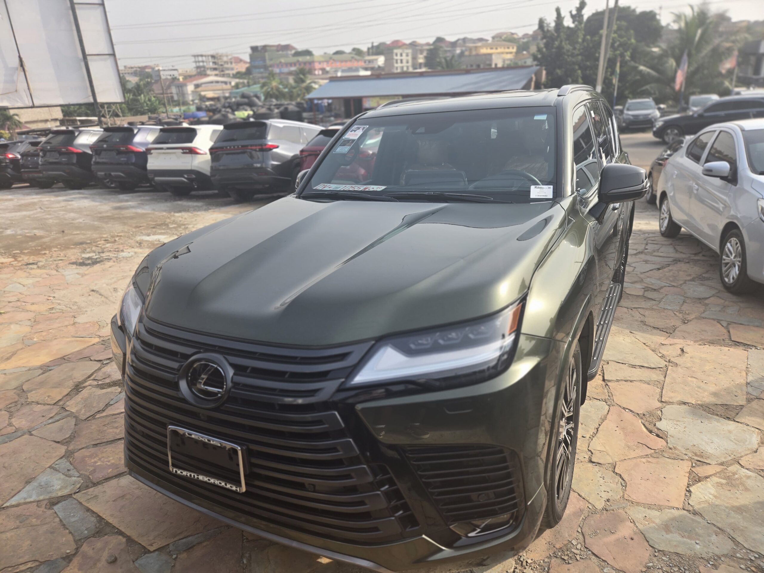 
								Lexus LX 600 – Green Exterior full									